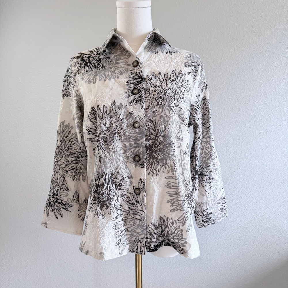 Coldwater Creek Petite S Floral Crinkle Button Down Shirt Cream Chrysanthemum